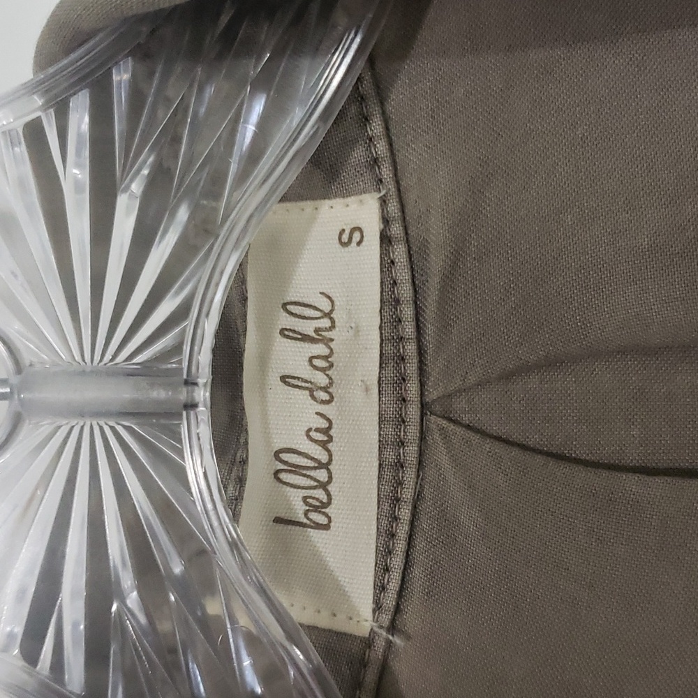 Bella Dahl V-neck Button Front Roll Tab Sleeve Khaki Size S - Picture 4 of 8